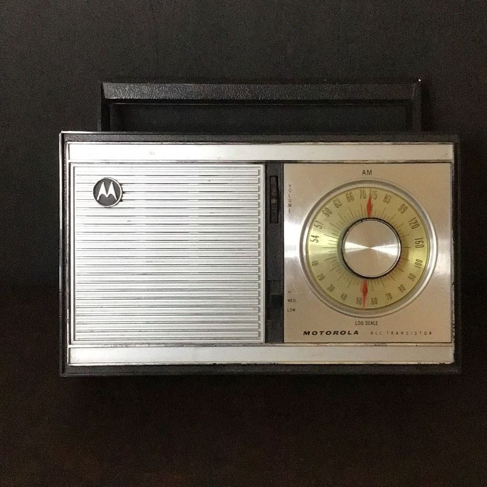 Vintage Motorola XP6EE transistor radio